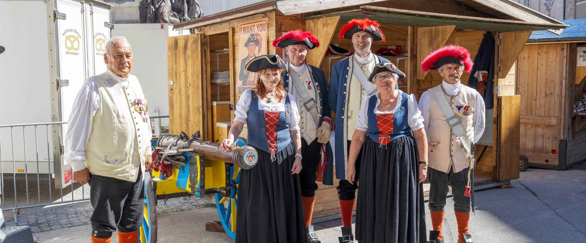 Bürgergarde Stand am Salzburger Rupertikirtag | © Christoph Haid