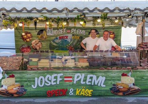 Speckstand Pleml Stand am Salzburger Rupertikirtag | © Christoph Haid
