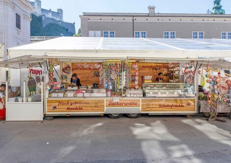 Schokofrüchte Stand am Salzburger Rupertikirtag | © Christoph Haid