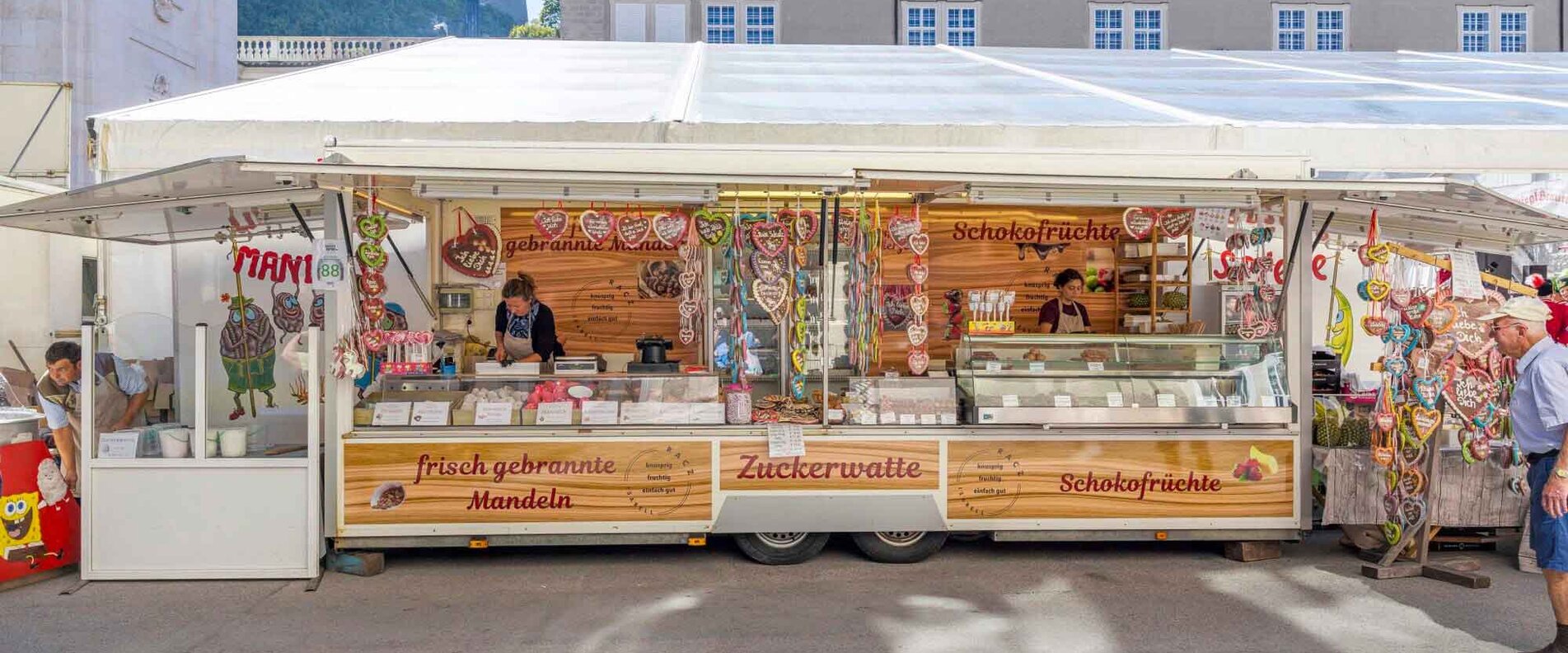 Schokofrüchte Stand am Salzburger Rupertikirtag | © Christoph Haid