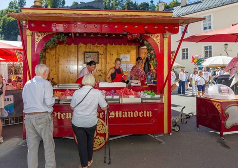 Gebrannte Mandeln Stand am Salzburger Rupertikirtag | © Christoph Haid