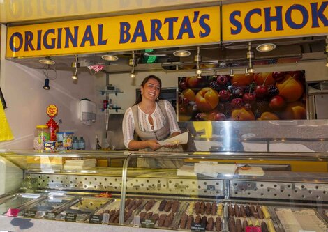Bartas Candy Obst Stand am Salzburger Rupertikirtag | © Christoph Haid
