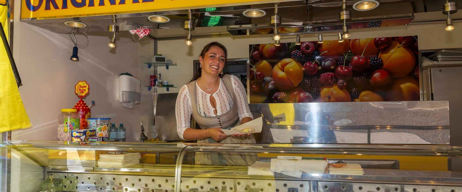 Bartas Candy Obst Stand am Salzburger Rupertikirtag | © Christoph Haid