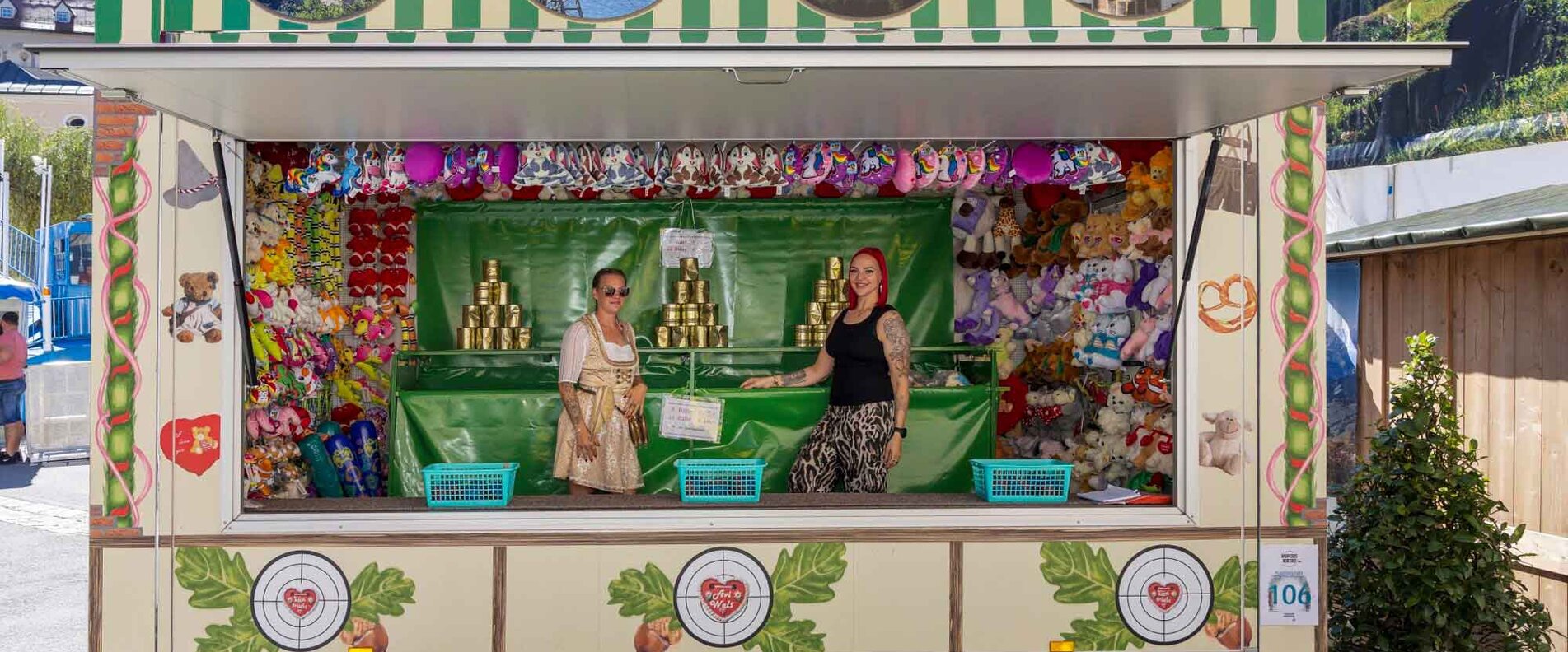 Dosenwerfen Stand am Salzburger Rupertikirtag | © Christoph Haid