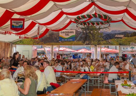 Festzelt am Salzburger Rupertikirtag | © Christoph Haid