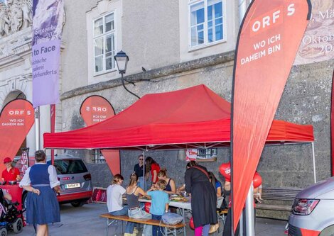 ORF Stand am Salzburger Rupertikirtag | © Christoph Haid